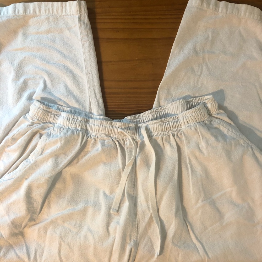 💗💗Women’s white crop pant